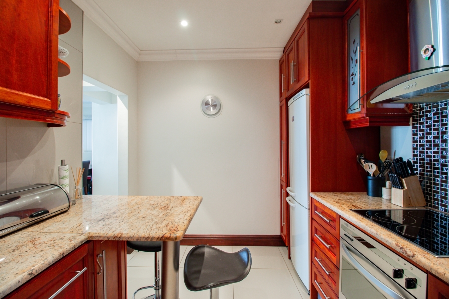 2 Bedroom Property for Sale in Sea Point Western Cape